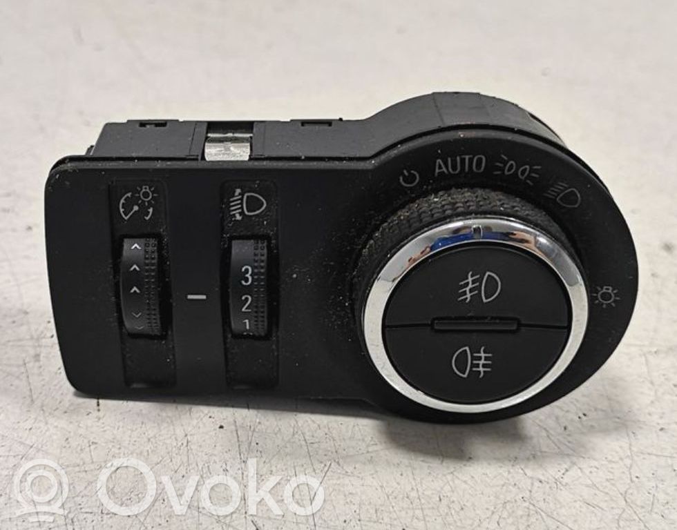 Opel Insignia A Light switch 