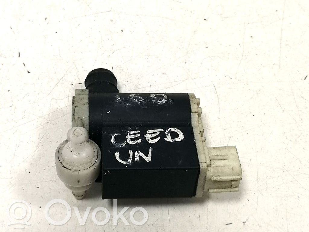 KIA Ceed Windscreen/windshield washer pump 