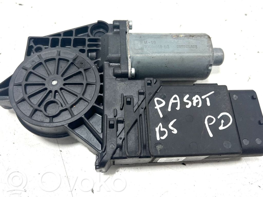 Silnik regulatora szyby drzwi przednich   105405301,0130821694,S0202071005