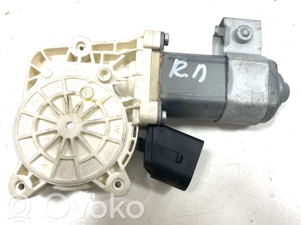 BMW 5 E60 E61 Front door window regulator motor 