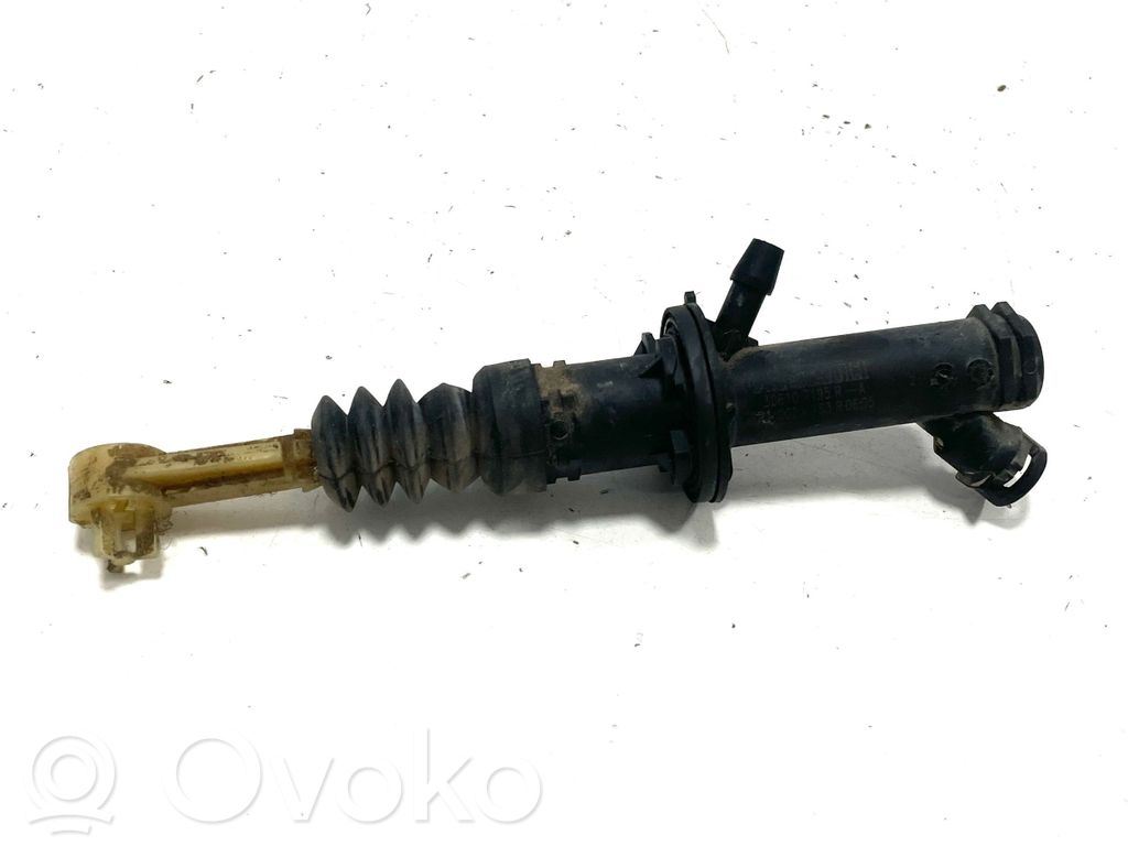 Renault Megane III Kytkimen pääsylinteri 