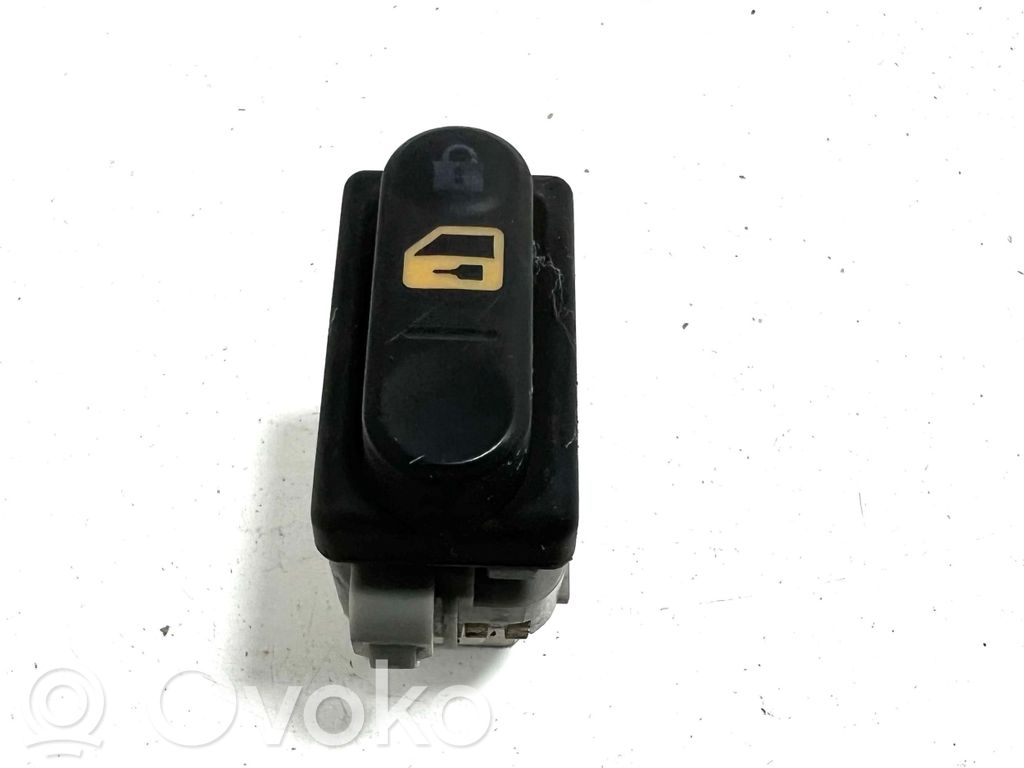 Nissan Qashqai Central locking switch button 
