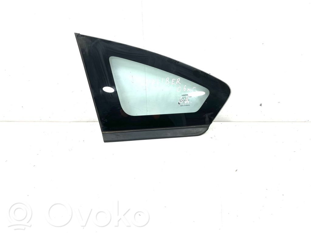 Dodge Caliber Rear side window 
