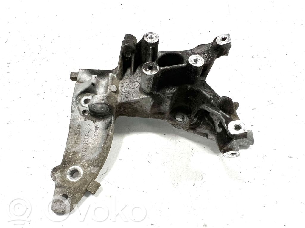 Citroen C3 Engine mounting bracket 