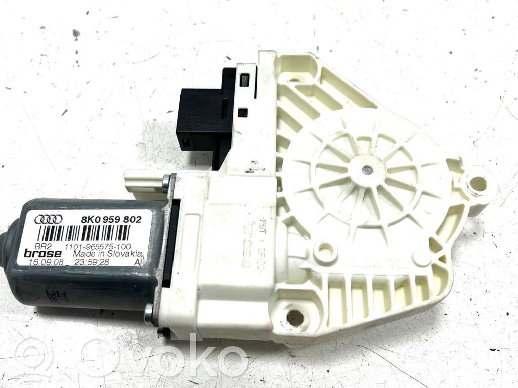 Silnik regulatora szyby drzwi przednich   8K0959802,1101965575100,966934100,05360110001,28088440250158,7746022700