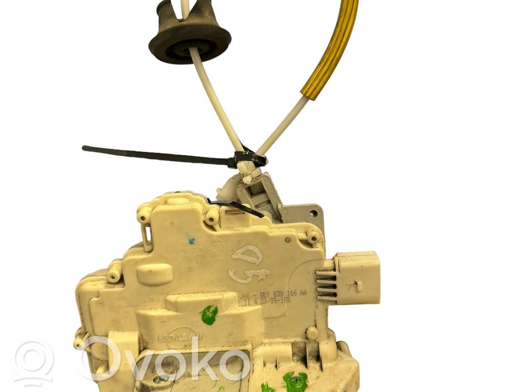 Audi A4 S4 B7 8E 8H Takaoven lukko 