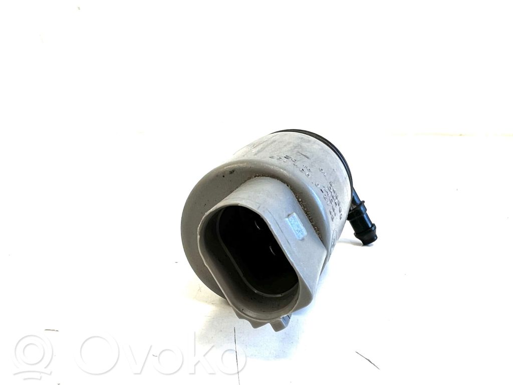 BMW X3 E83 Windscreen/windshield washer pump 