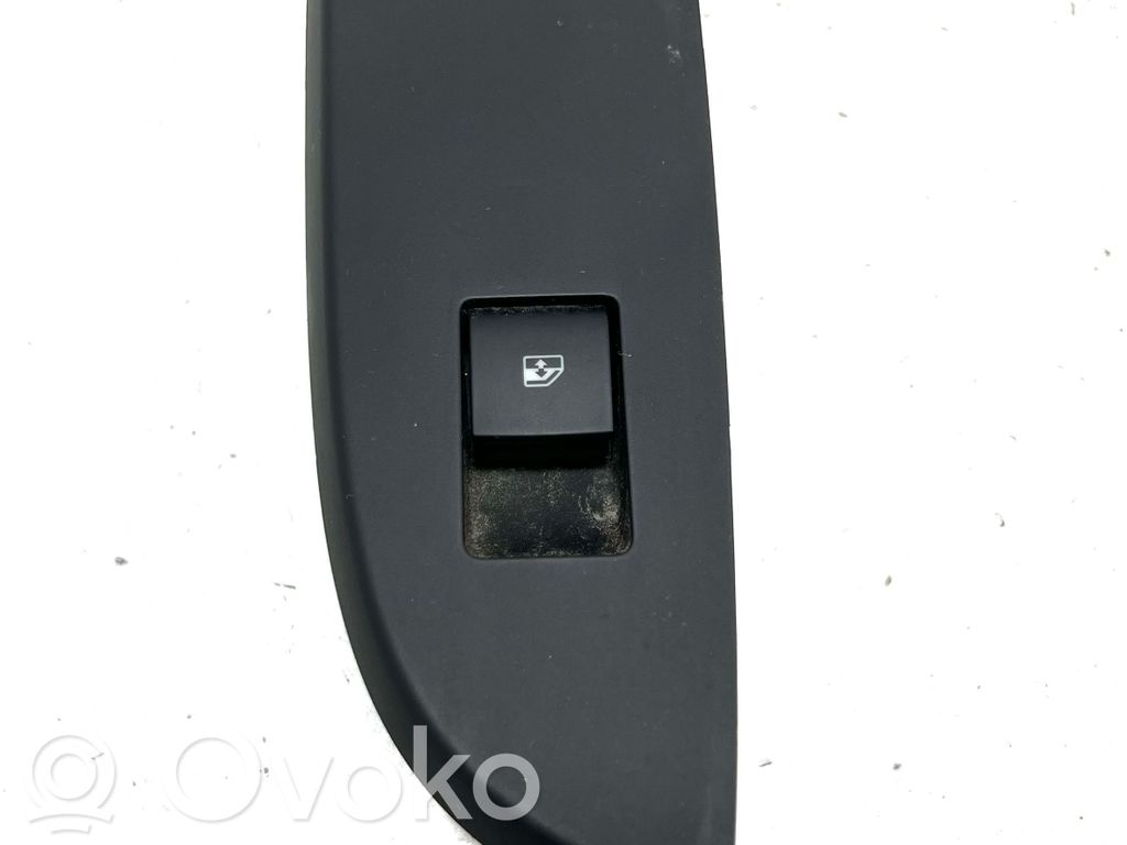 Chevrolet Volt I Electric window control switch 