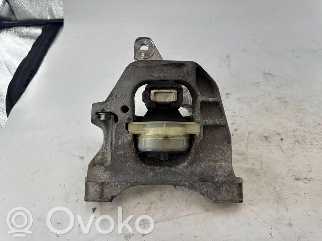 Citroen C4 Grand Picasso Engine mount bracket 