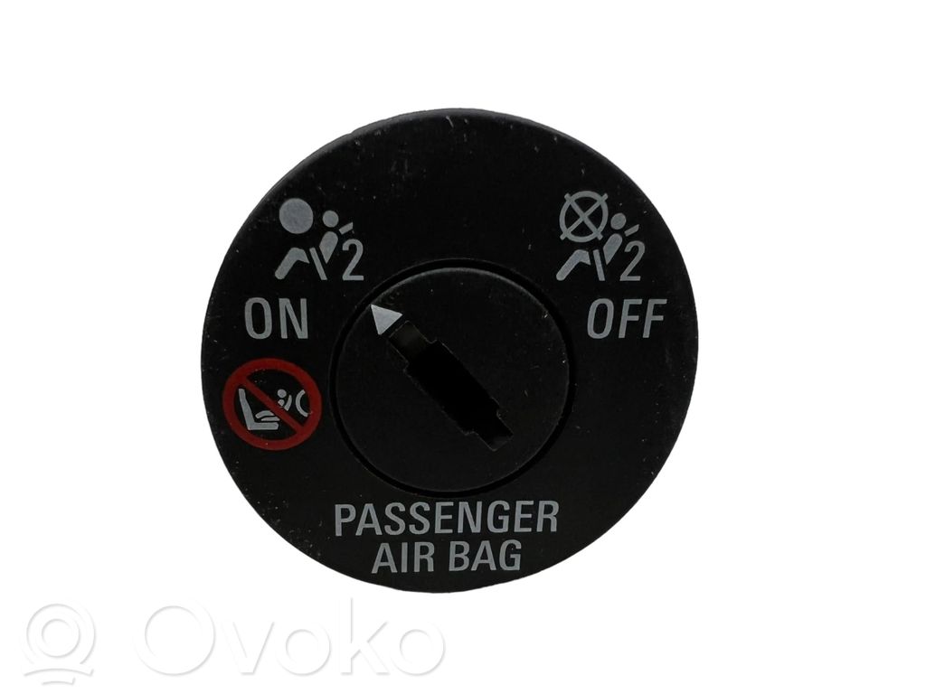 Opel Corsa E Keleivio oro pagalvės jungtukas 