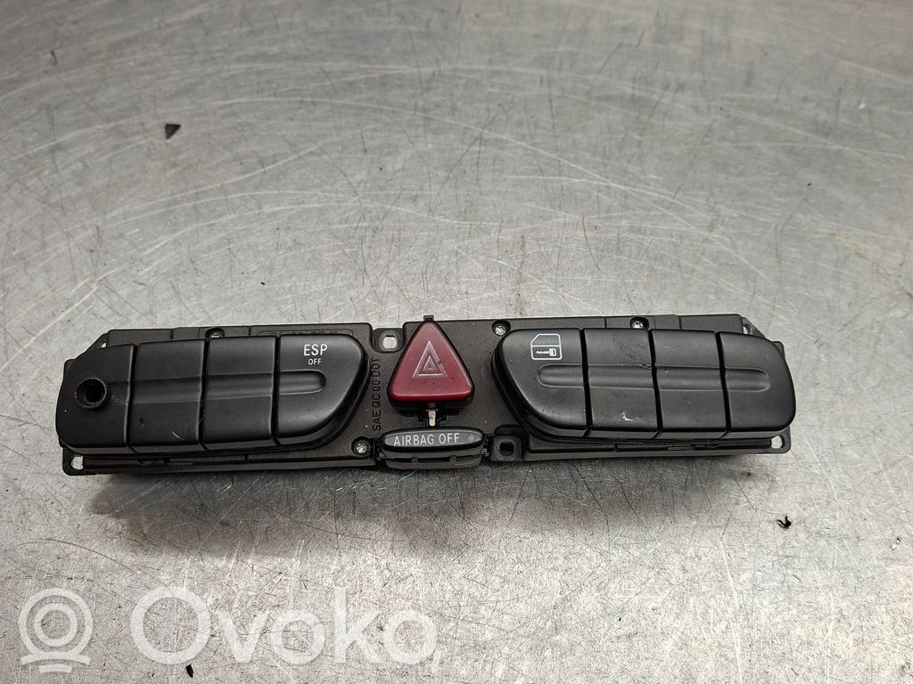 Mercedes-Benz C W203 Hazard light switch 