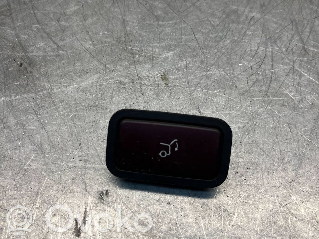 Mercedes-Benz E W211 Tailgate/boot open switch button 