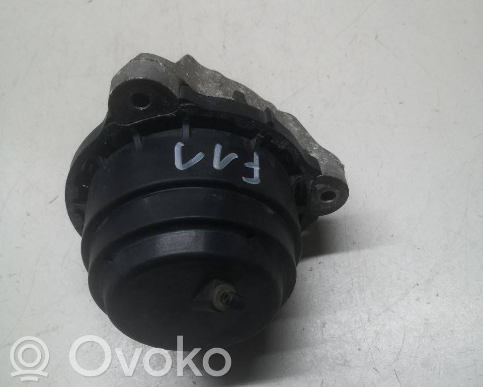 BMW 5 G30 G31 G38 Engine mount bracket 