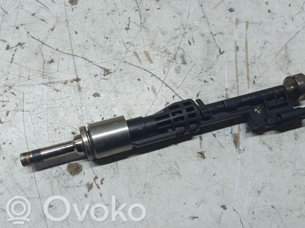 BMW X3 F25 Fuel injector 