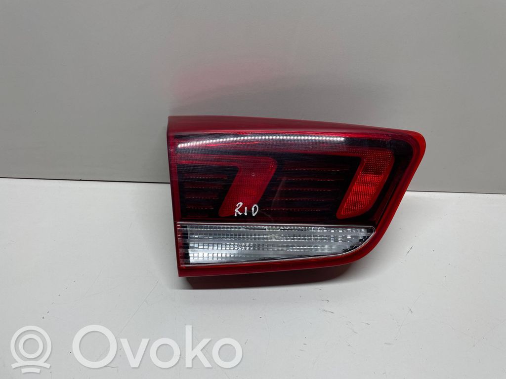 KIA Rio Galinis žibintas dangtyje 