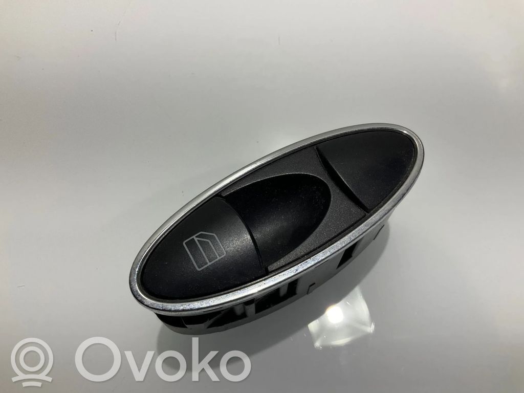 Mercedes-Benz E W211 Electric window control switch 