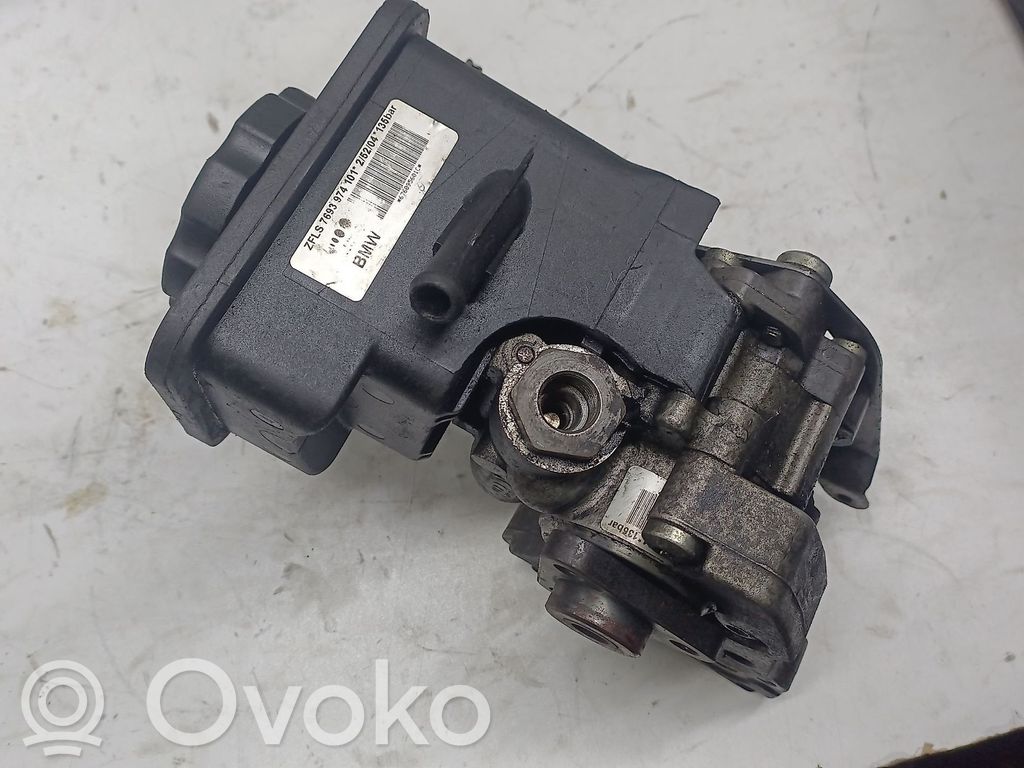 BMW 3 E90 E91 Power steering pump 