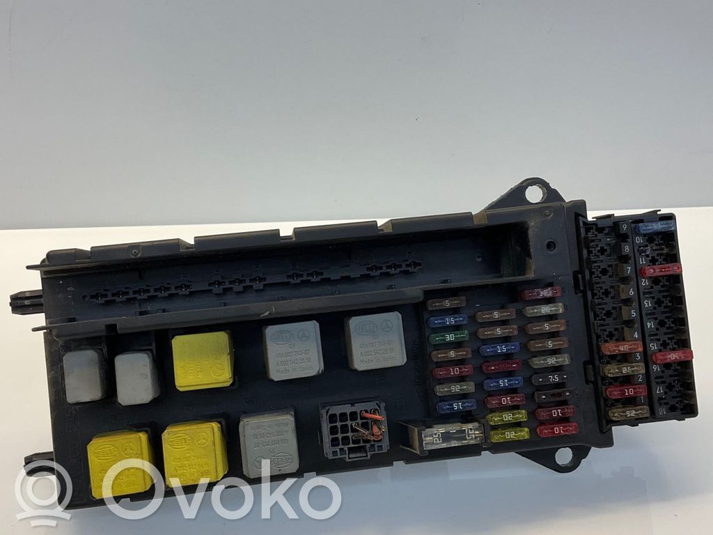 Mercedes-Benz Sprinter W906 Módulo de fusible 