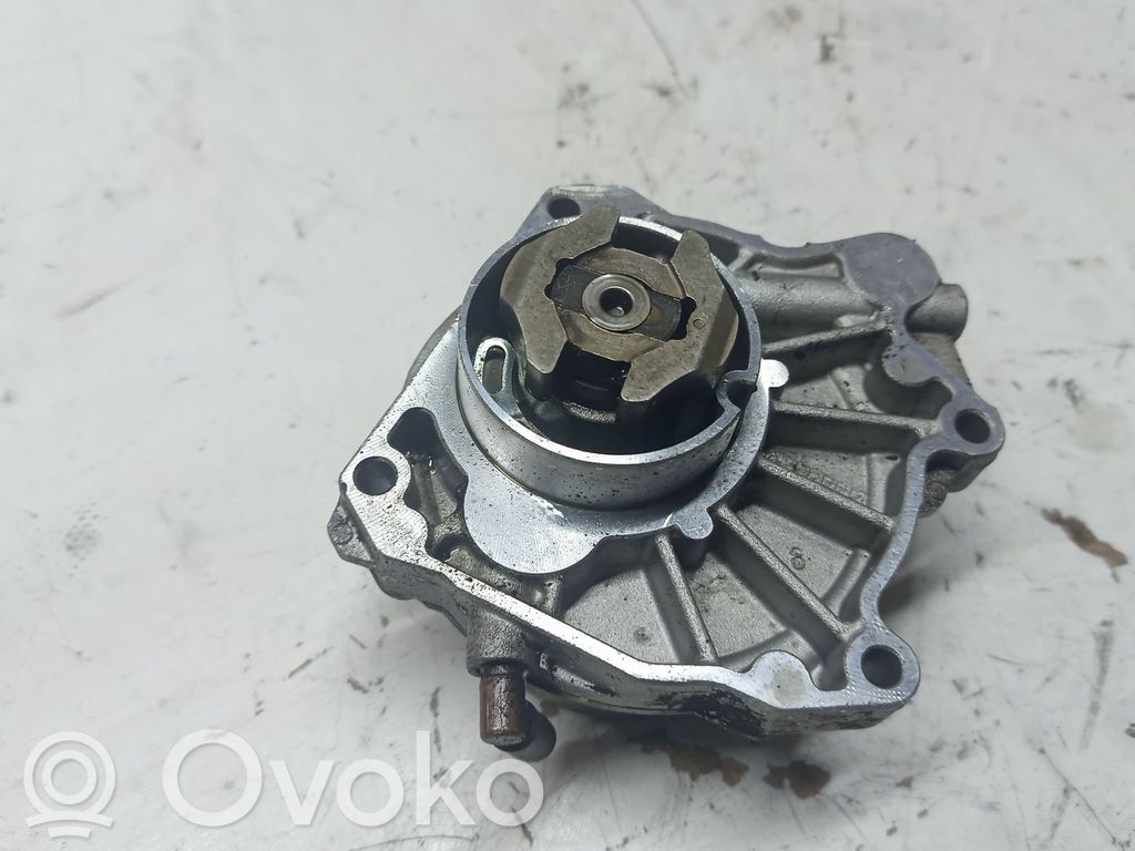 Opel Insignia A Vacuum pump 