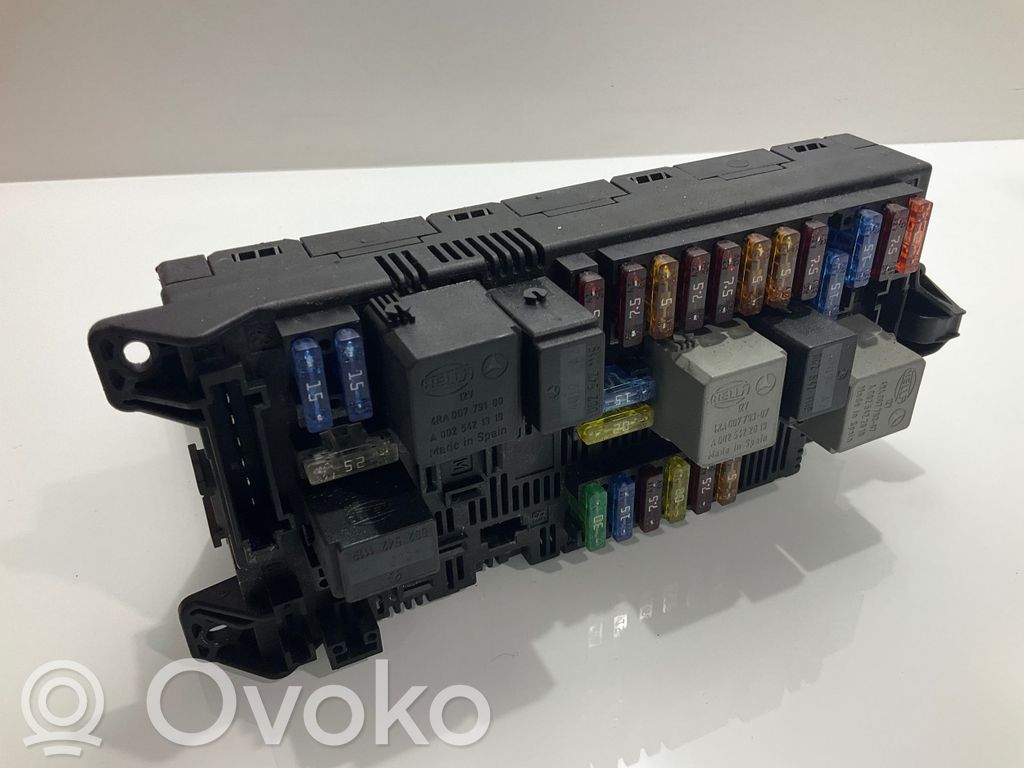 Mercedes-Benz E W211 Fuse module 