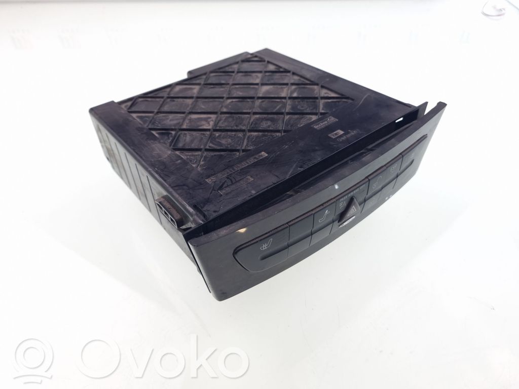 Mercedes-Benz E W211 CD/DVD changer 