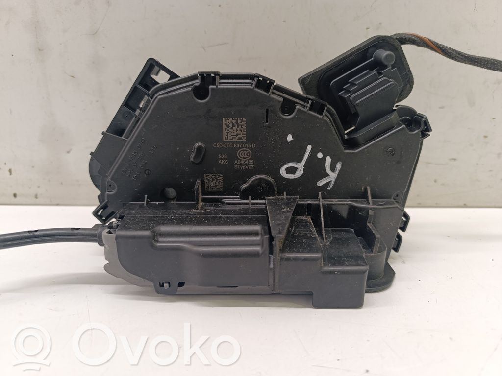 Volkswagen Taigo Front door lock 