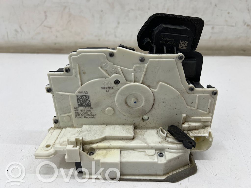 Porsche Taycan 9J1 Etuoven lukko 