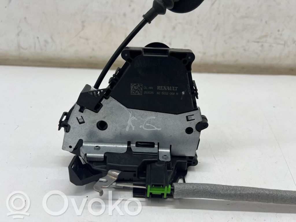 Renault Austral Takaoven lukko 