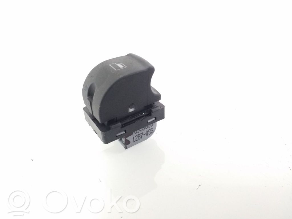 Audi A3 S3 8P Electric window control switch 