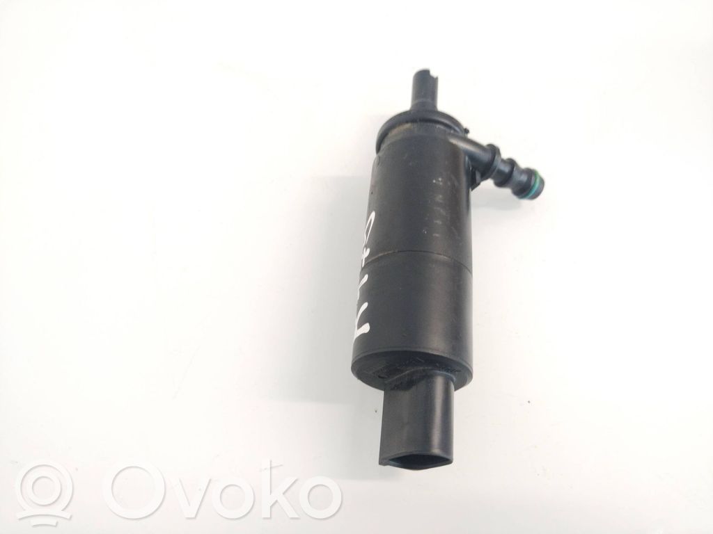 Skoda Octavia Mk2 (1Z) Windscreen/windshield washer pump 