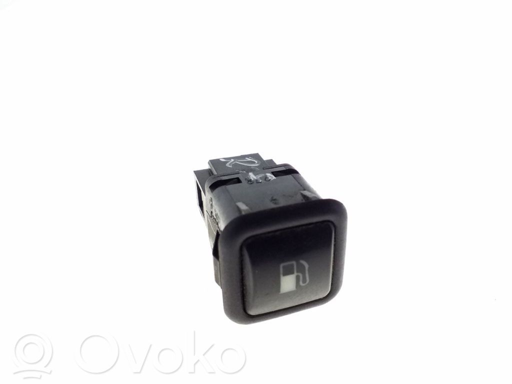 Volkswagen PASSAT B5 Fuel tank opening switch 