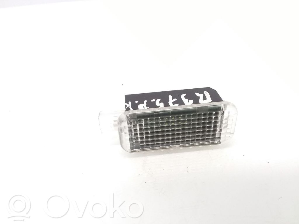 Audi A8 S8 D4 4H Front door interior light 