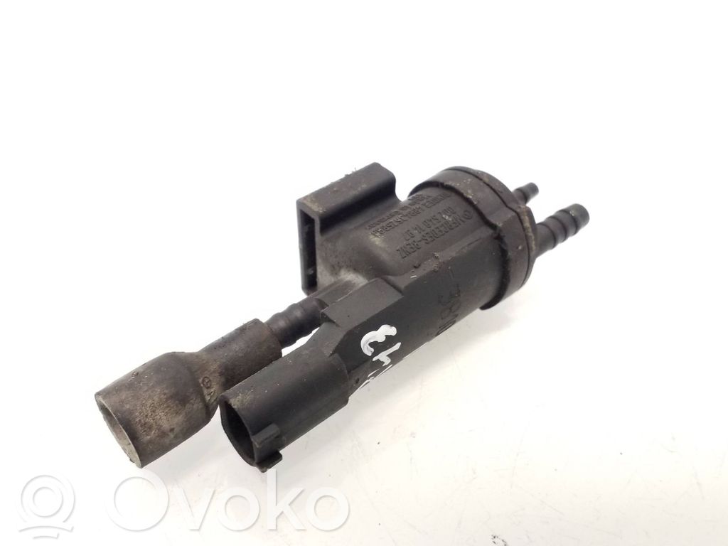 Mercedes-Benz E W212 Valve vacuum 