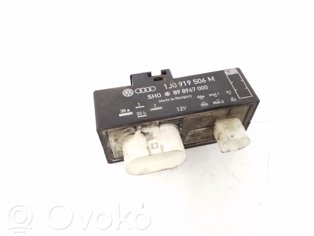 Volkswagen Polo Coolant fan relay 