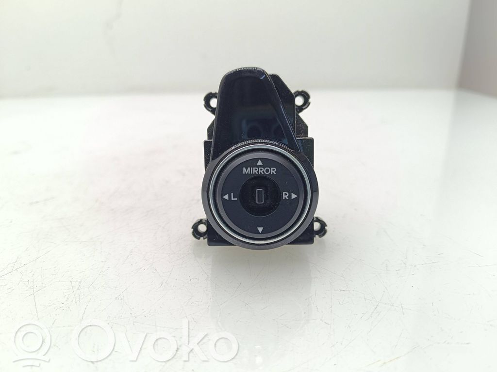 Hyundai i40 Wing mirror switch 