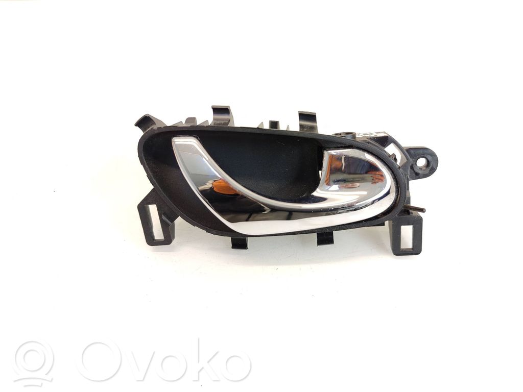 Nissan Qashqai Rankenėlė atidarymo vidinė 