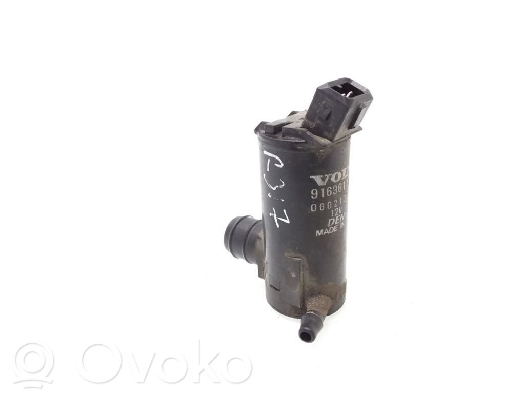 Volvo XC90 Windscreen/windshield washer pump 