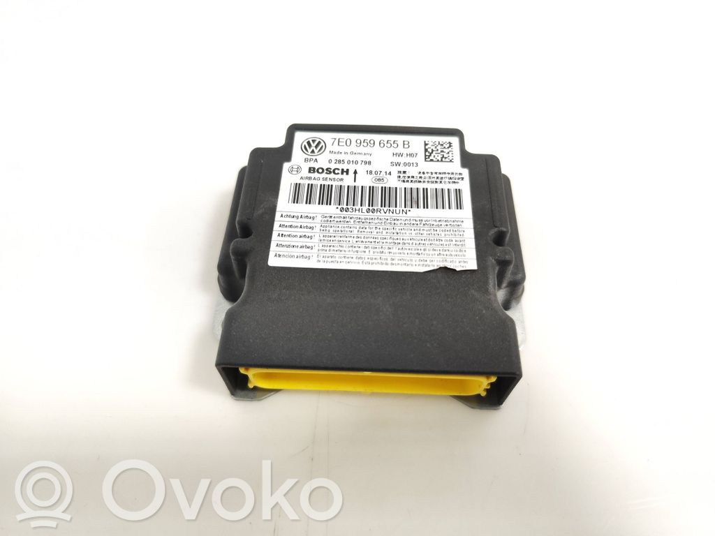 Volkswagen Transporter - Caravelle T5 Airbag control unit/module 