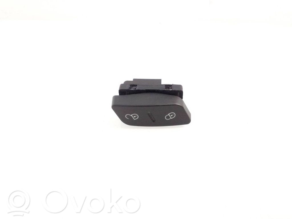 Volkswagen Tiguan Central locking switch button 