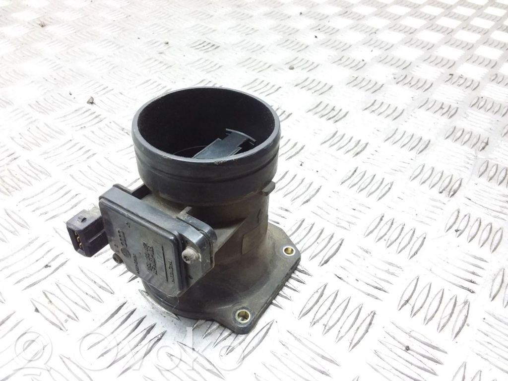 Audi A4 S4 B5 8D Ilmamassan virtausanturi 