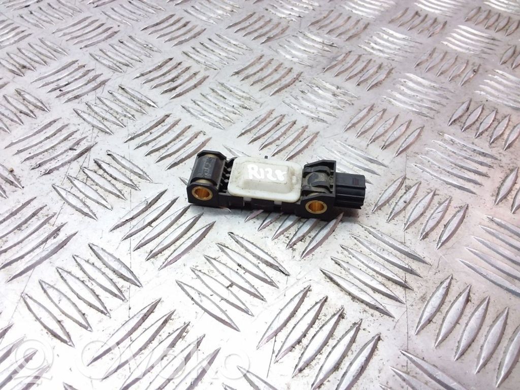Nissan Almera Tino Airbagsensor Crashsensor Drucksensor 
