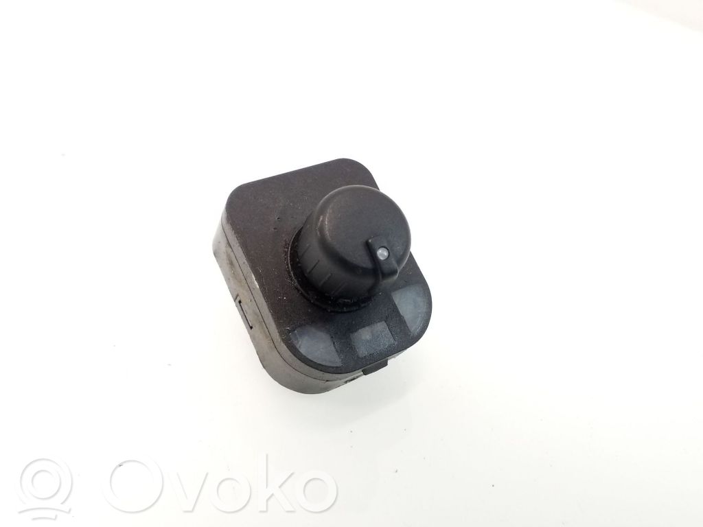 Audi A4 S4 B7 8E 8H Wing mirror switch 