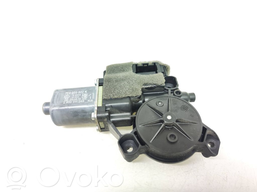 Volkswagen Transporter - Caravelle T5 Silnik regulatora szyby drzwi przednich 