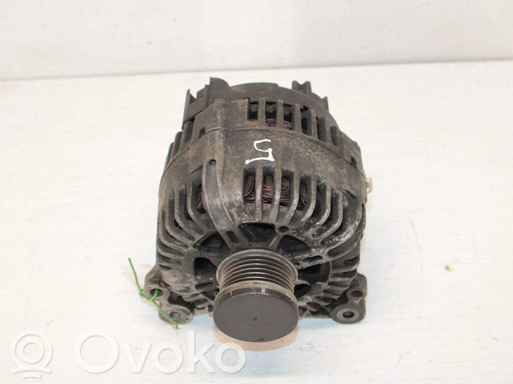Volkswagen PASSAT B7 Ģenerators 
