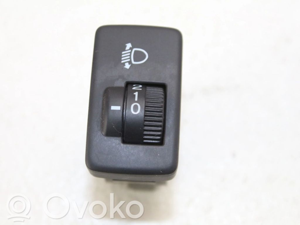 Honda CR-V Headlight level height control switch 
