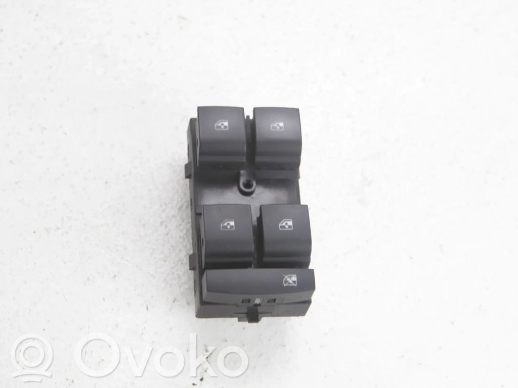 Opel Mokka Electric window control switch 