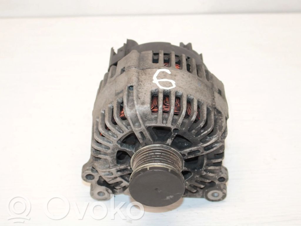 Volkswagen PASSAT B7 Ģenerators 