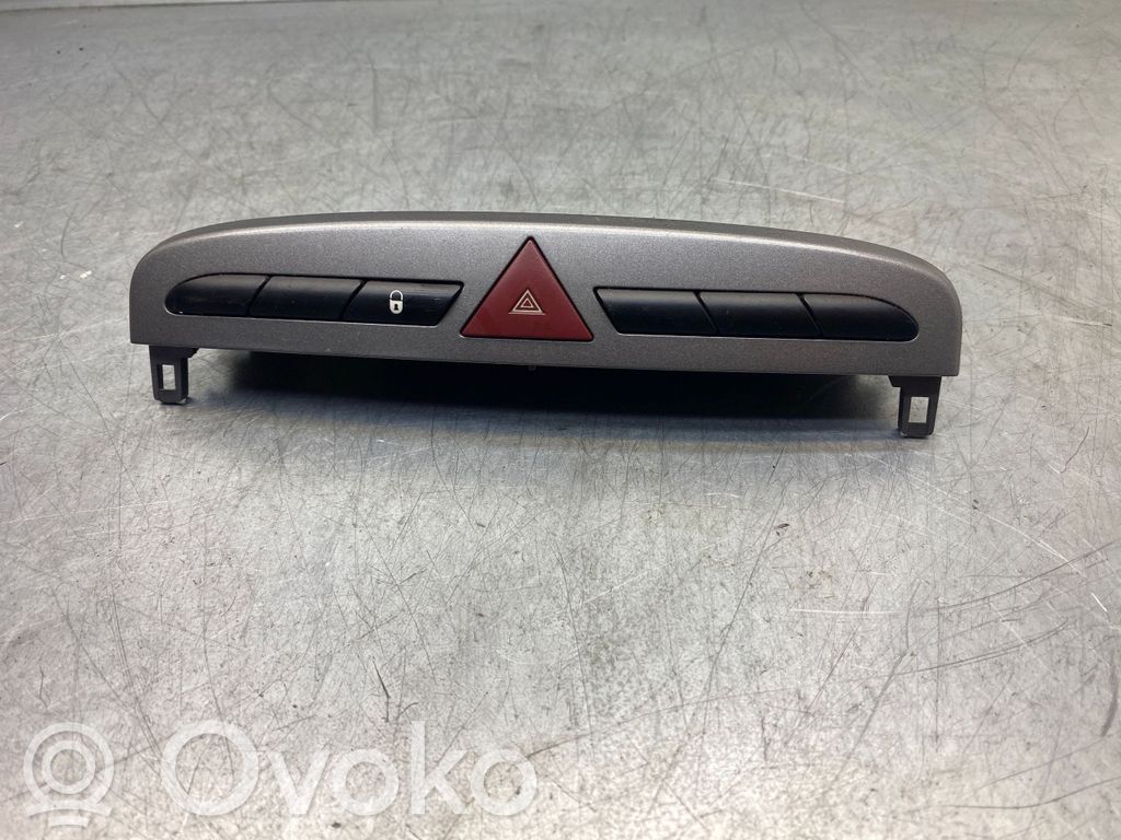 Peugeot 308 Kiti jungtukai/ rankenėlės/ perjungėjai 