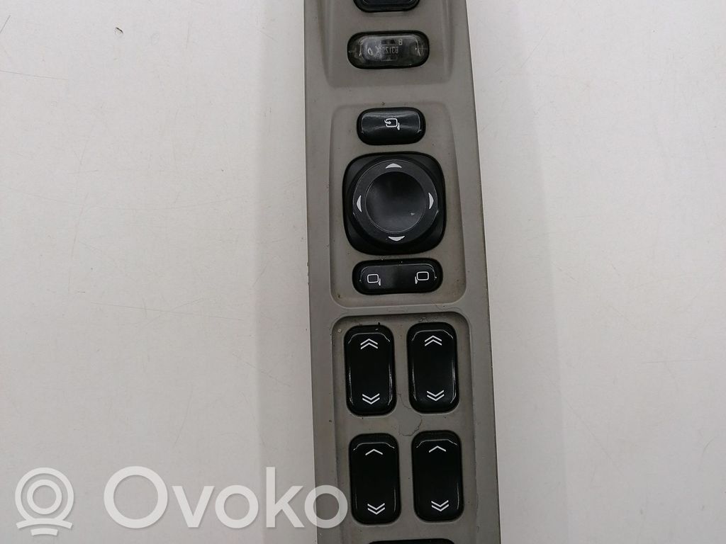 Cadillac CTS Electric window control switch 