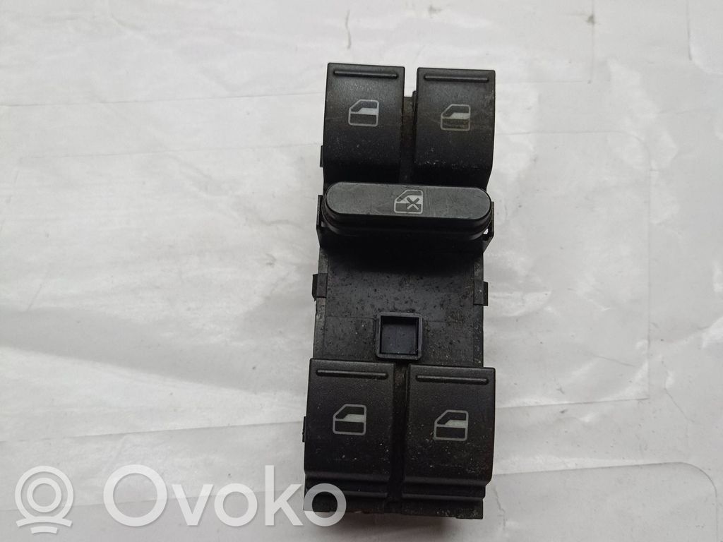Volkswagen PASSAT B6 Electric window control switch 